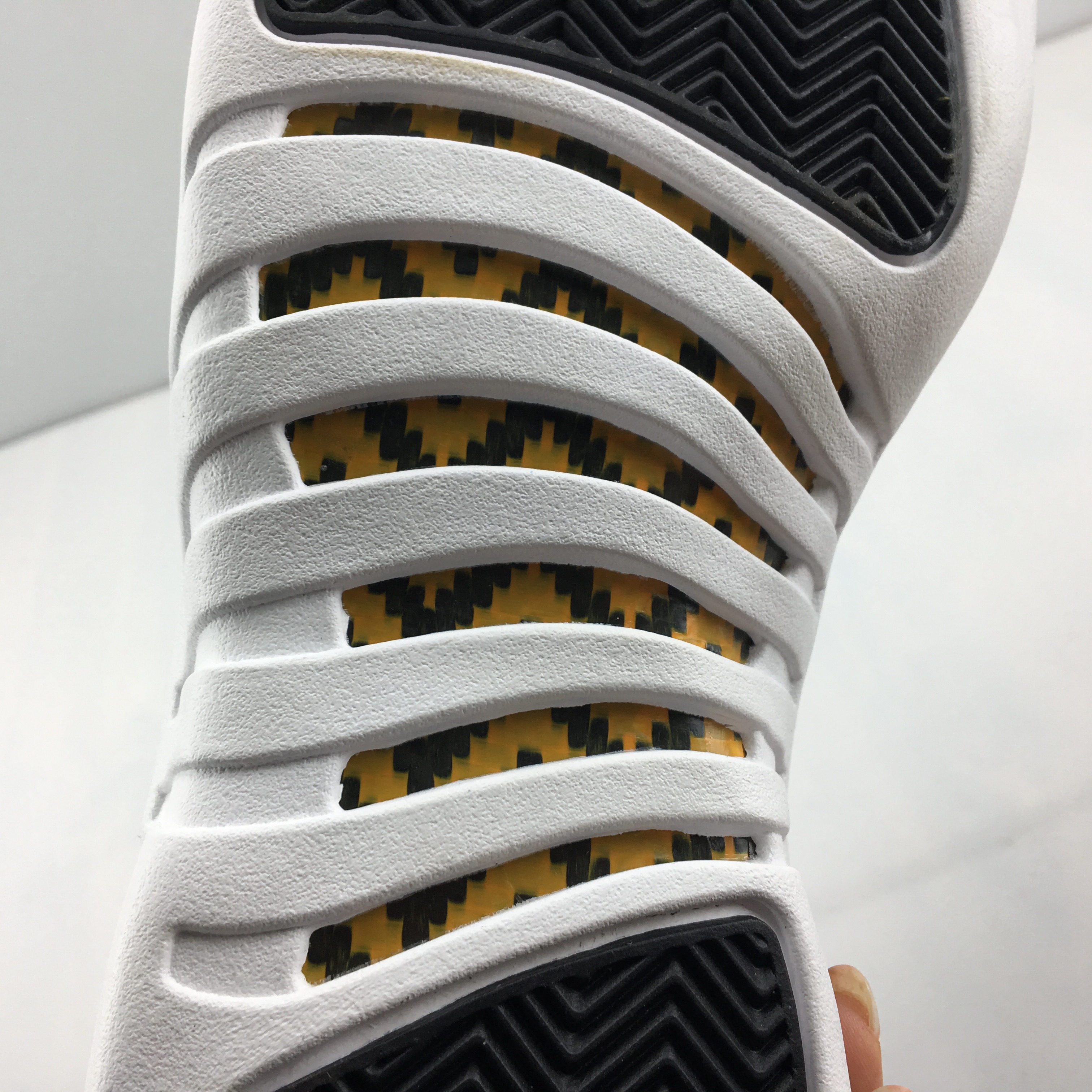 AIR JORDAN 12“REVERSE TAXI” 130690-017