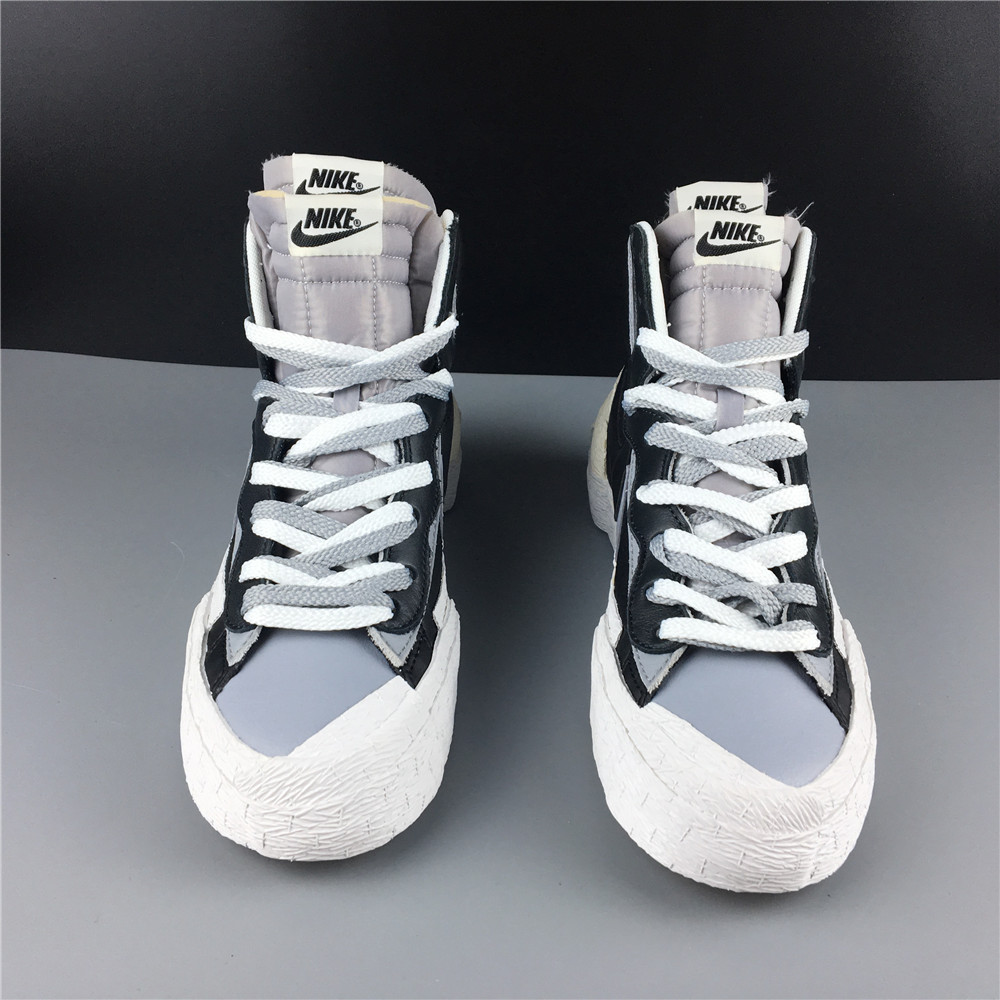 SACAI  X NIKE  BLAZER MID  AND NEYMAR  X NIKE SHOX R4 BV0072-002