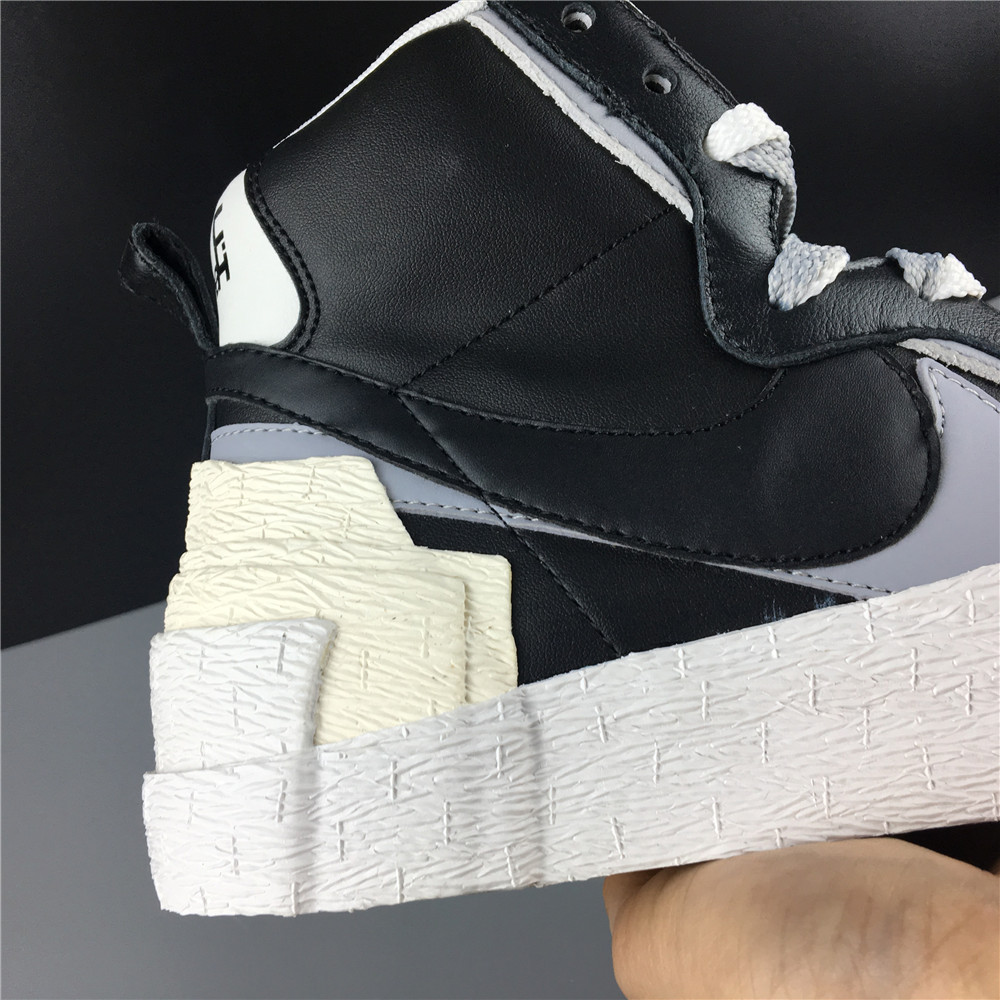 SACAI  X NIKE  BLAZER MID  AND NEYMAR  X NIKE SHOX R4 BV0072-002