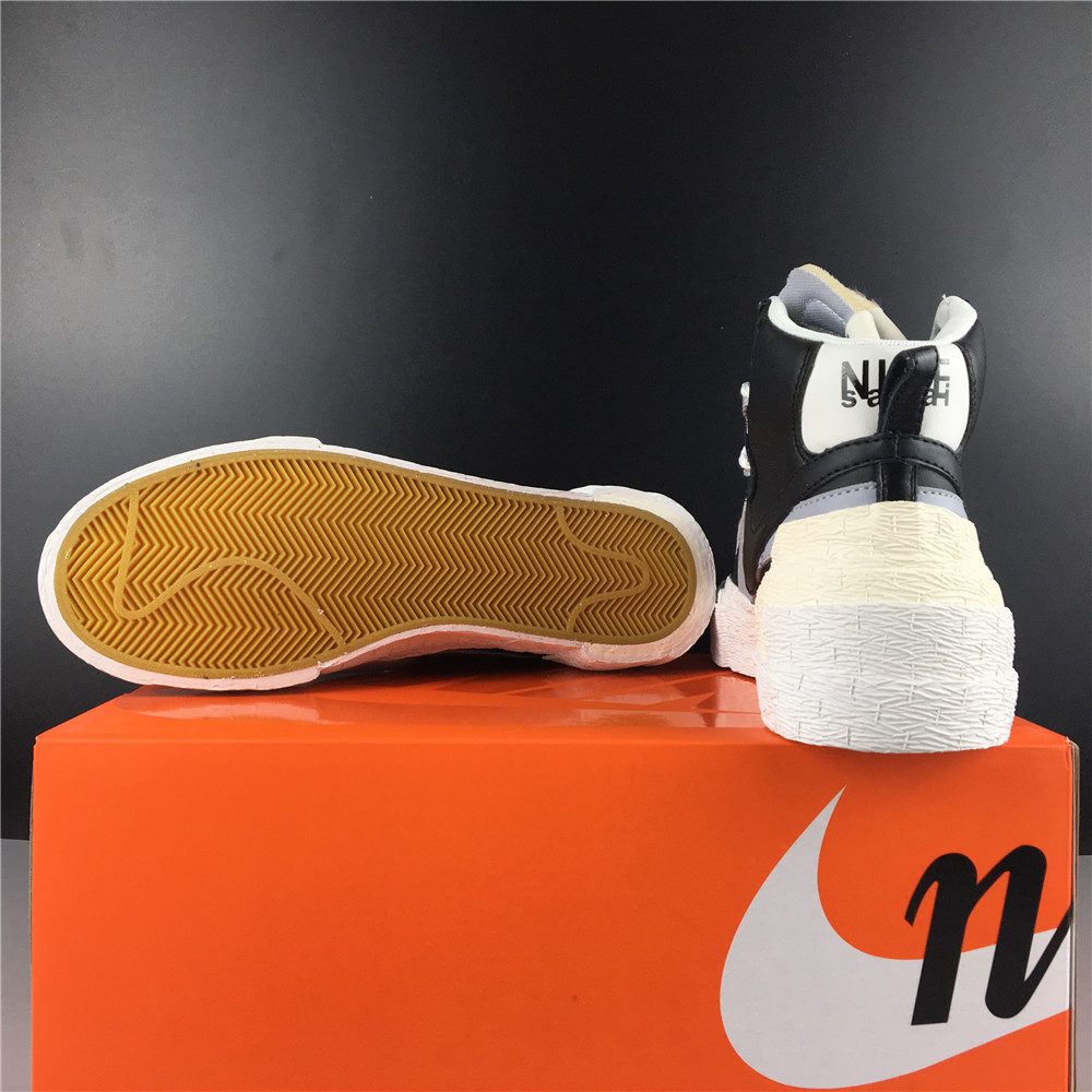 SACAI  X NIKE  BLAZER MID  AND NEYMAR  X NIKE SHOX R4 BV0072-002