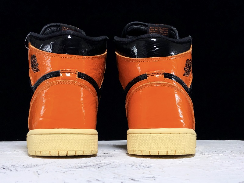 Retro High OG 555088-028