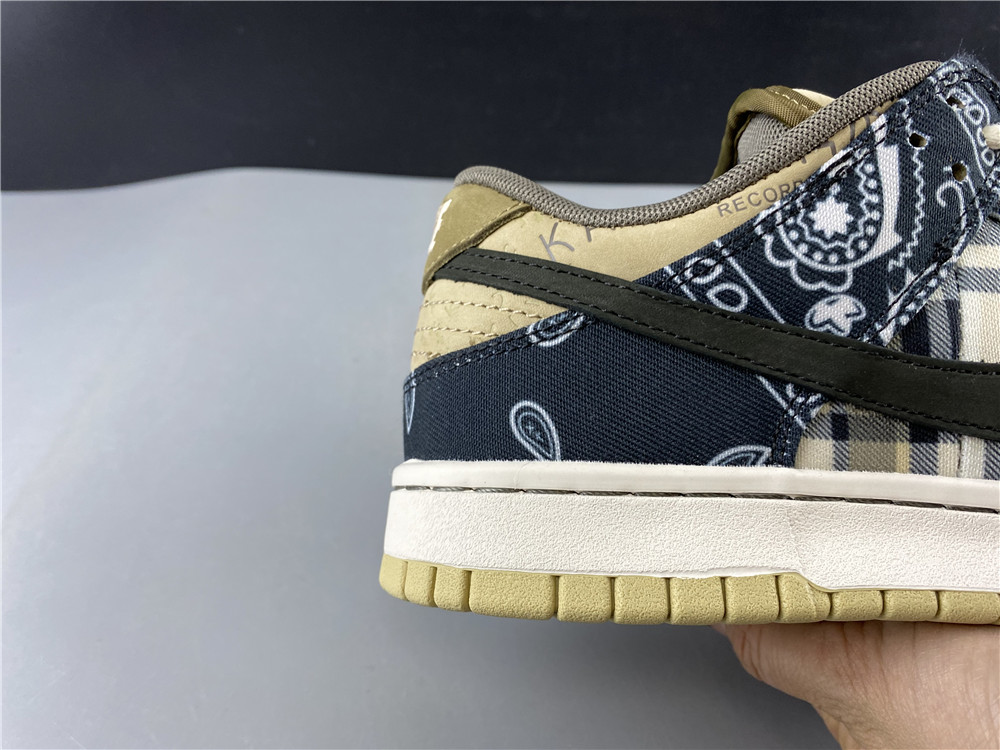 Travis Scott x Nike SB Dunk Low CT5053-001
