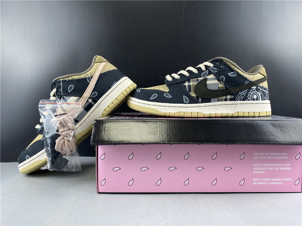 Travis Scott x Nike SB Dunk Low CT5053-001