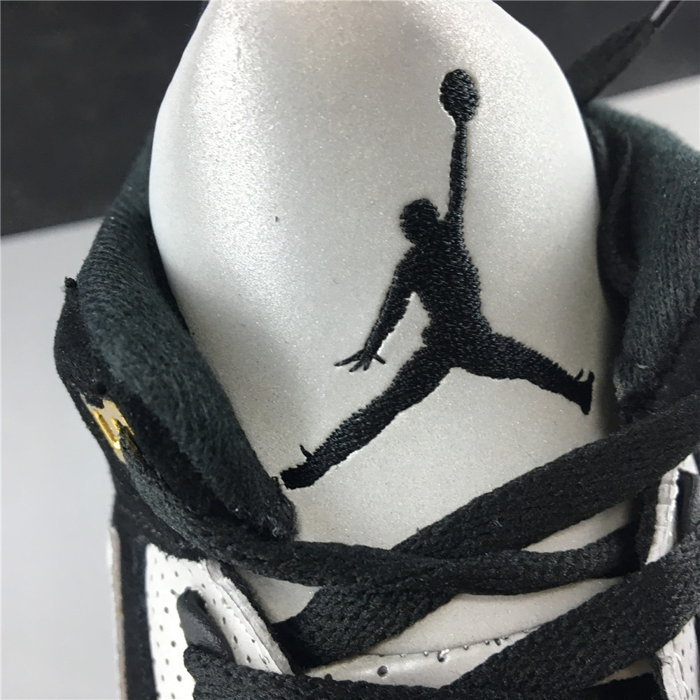 AIR JORDAN 3 GENERATION BLACK AND SHITE SILVER 3M REFLECTIVE