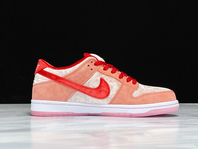 Nike SB Dunk Low Pro Strange Love QS CT2552-800