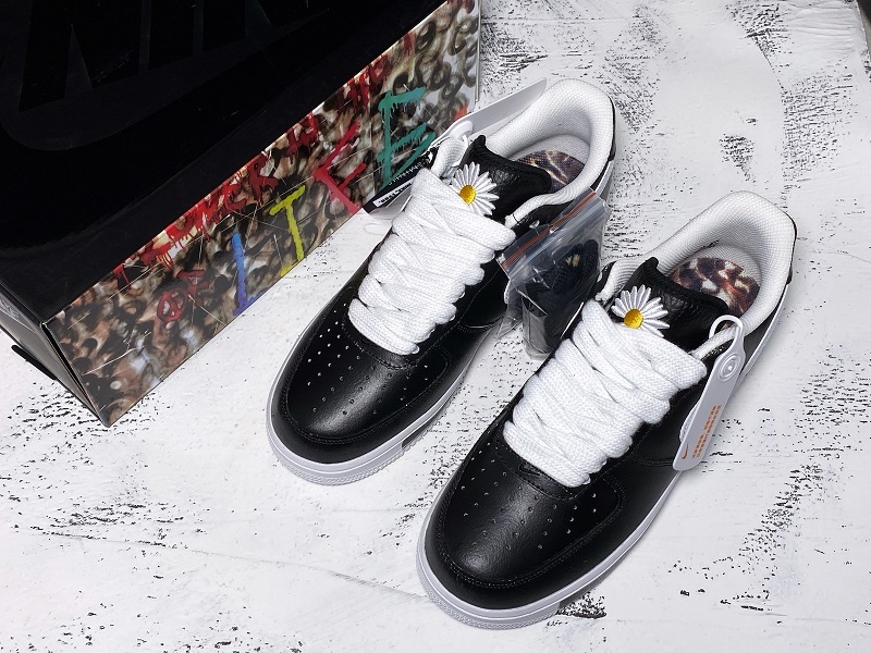 PEACEMINUSONE x Nike Air Force 1 AQ3692-001