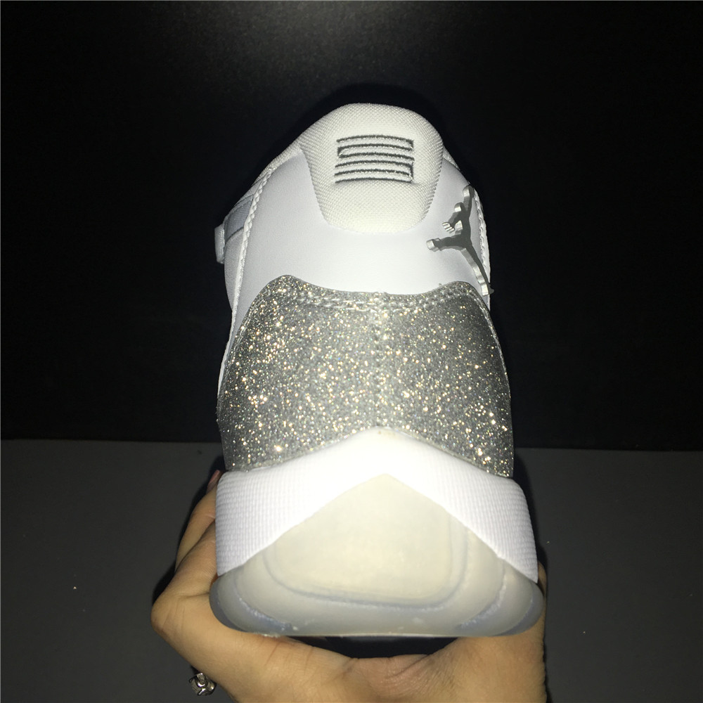 Air Jordan 11 WMNS Metallic Silver