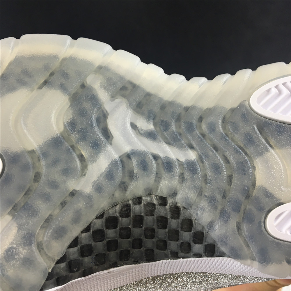 Air Jordan 11 WMNS Metallic Silver