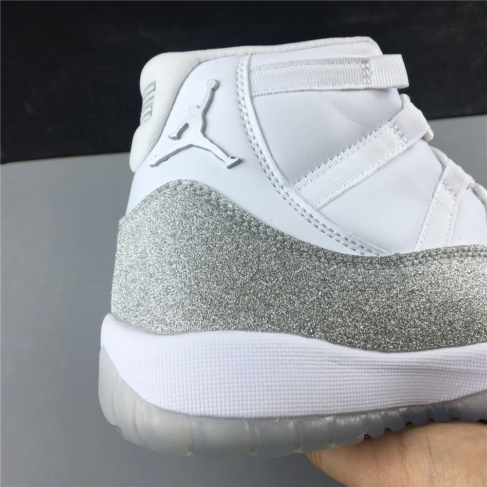 Air Jordan 11 WMNS Metallic Silver