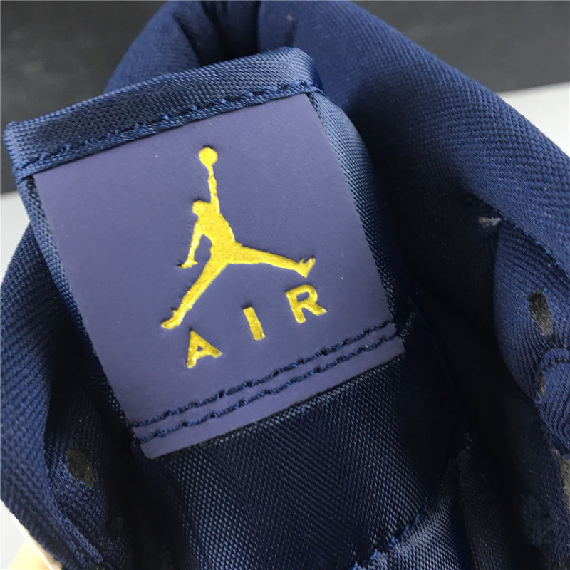 Air Jordan 1 Mid HEI AH6342-104