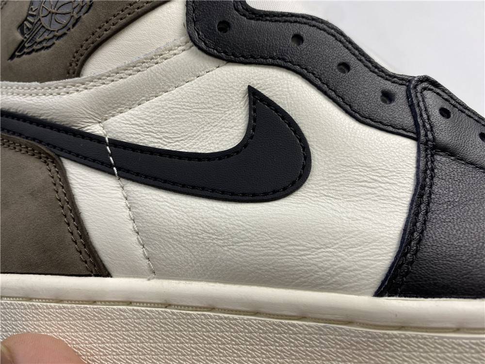 Air Jordan 1 High OG "Dark Mocha