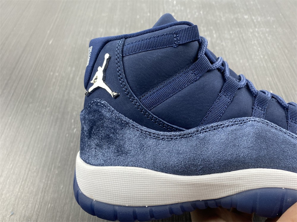 Air Jordan 11 Velvet Midnight Navy
