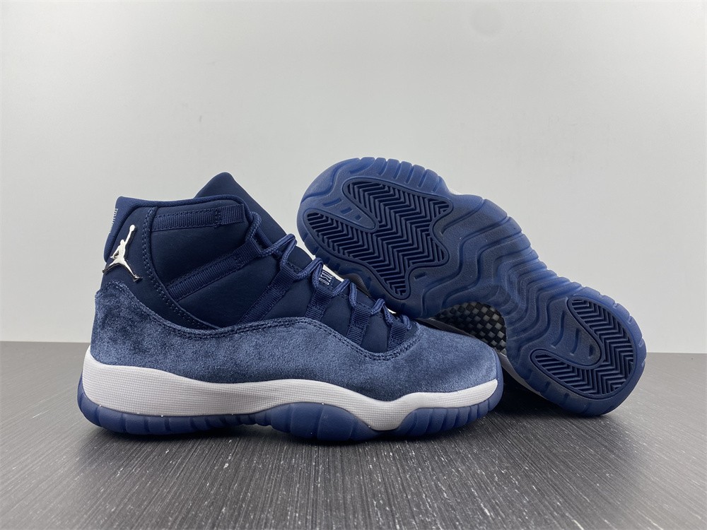 Air Jordan 11 Velvet Midnight Navy