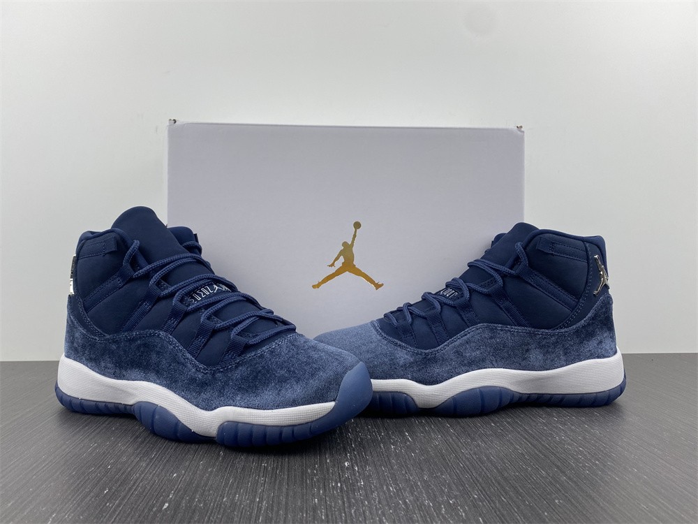 Air Jordan 11 Velvet Midnight Navy