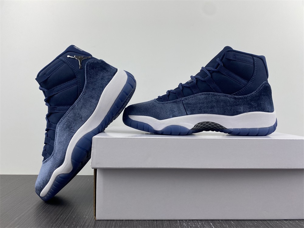 Air Jordan 11 Velvet Midnight Navy