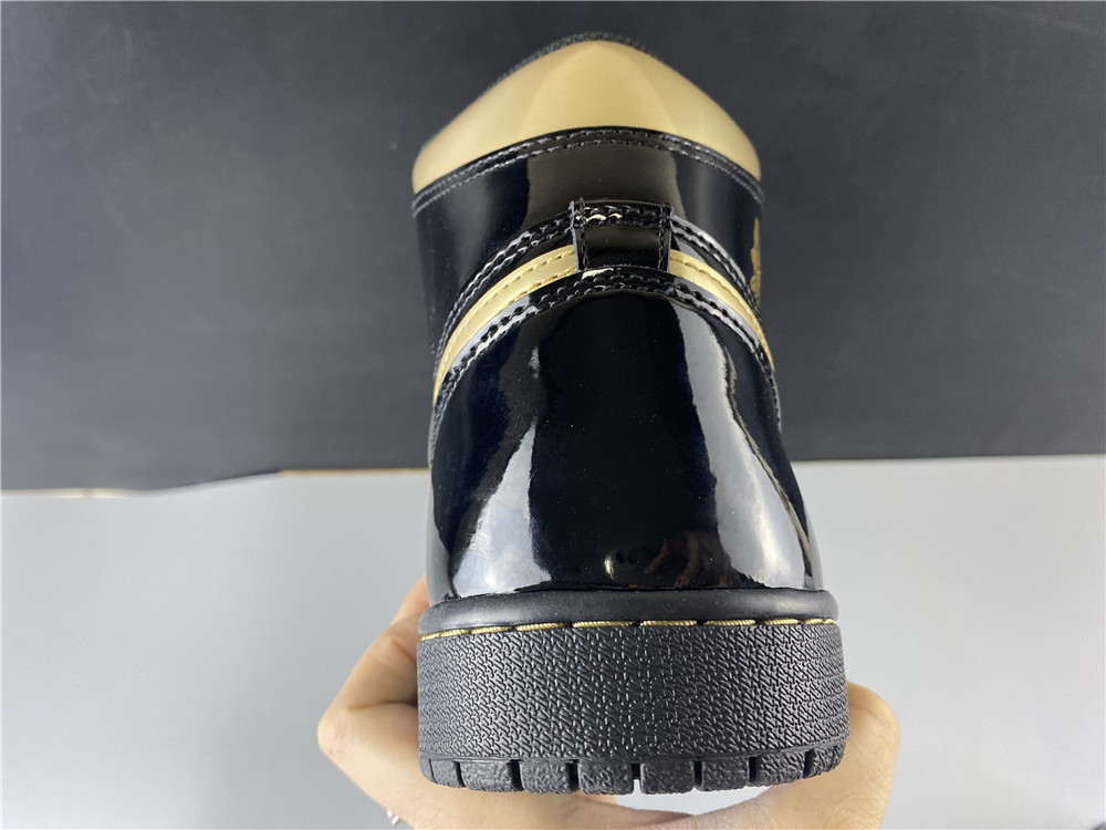 Air Jordan 1 High OG  555088-032