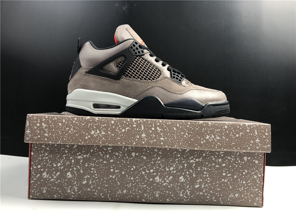 Air Jordan 4 Retro "Taupe Haze"