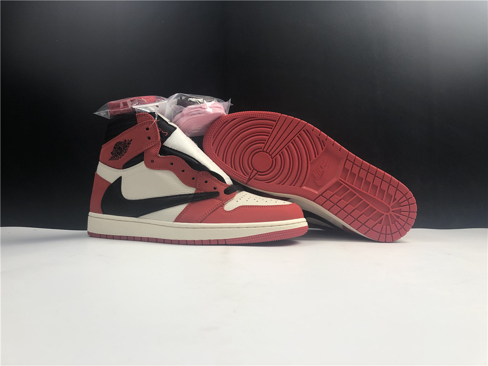 Travis Scott Air Jordan 1 "Chicago"