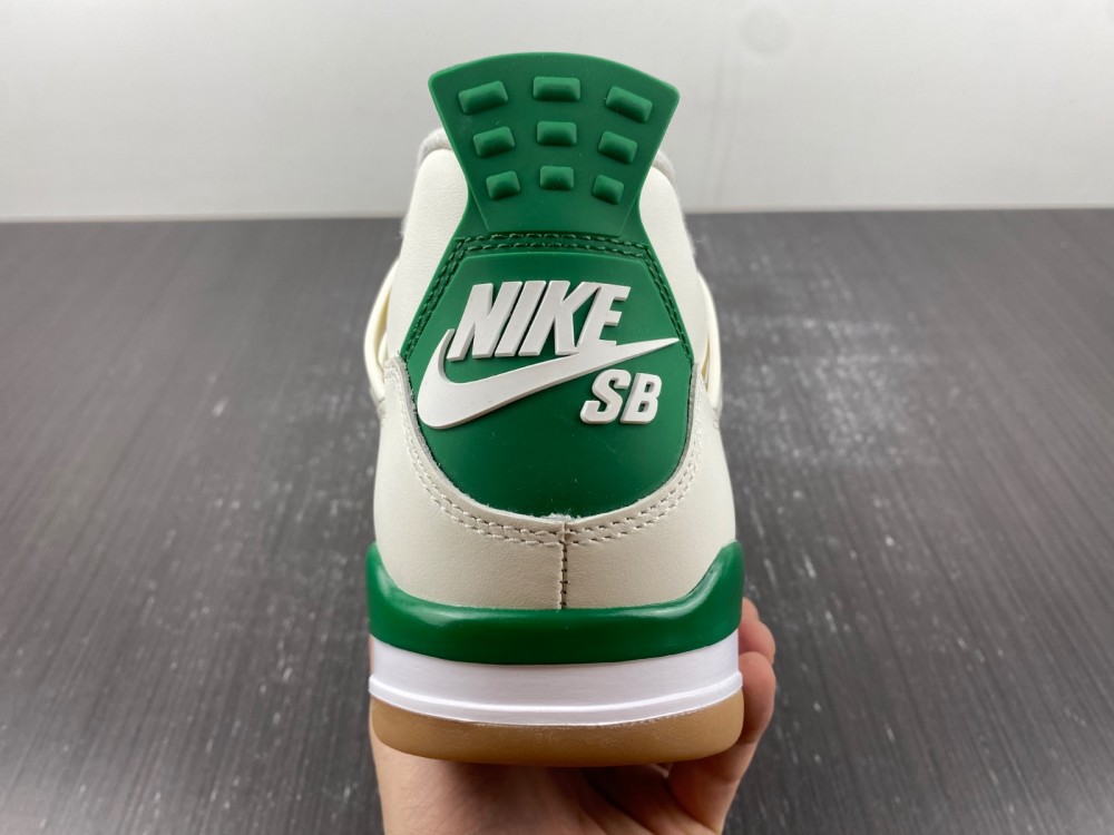 Air Jordan 4 Pine Green