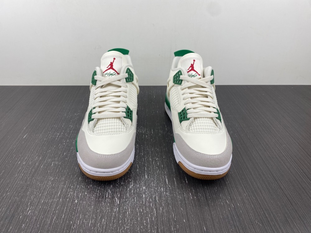 Air Jordan 4 Pine Green