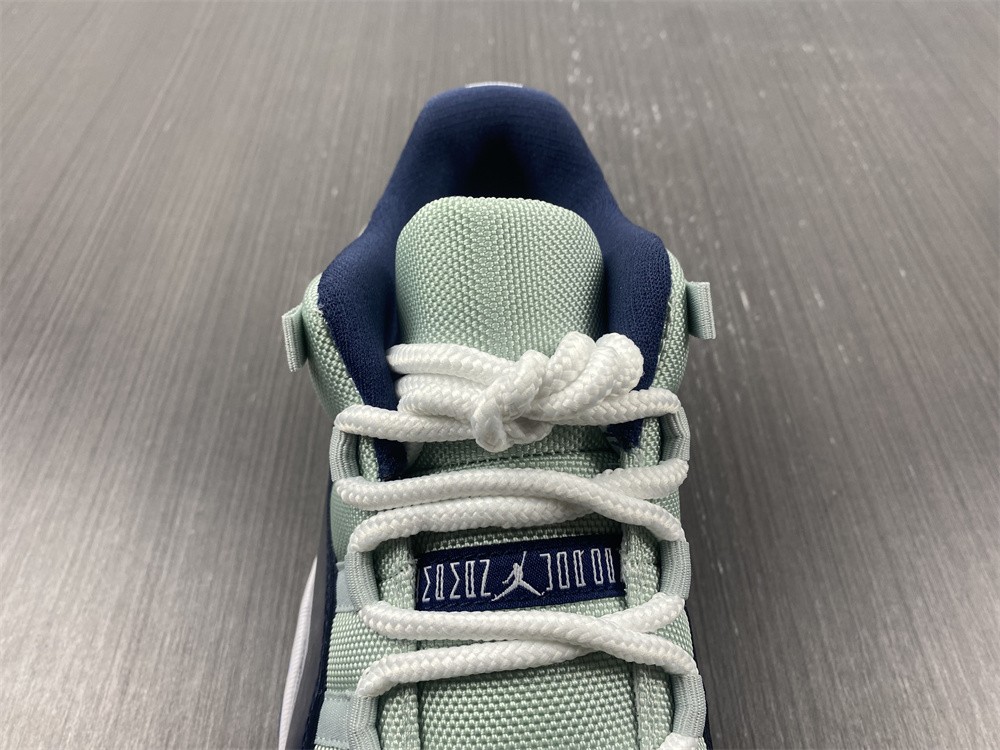 Jordan 11 Retro Low Georgetown