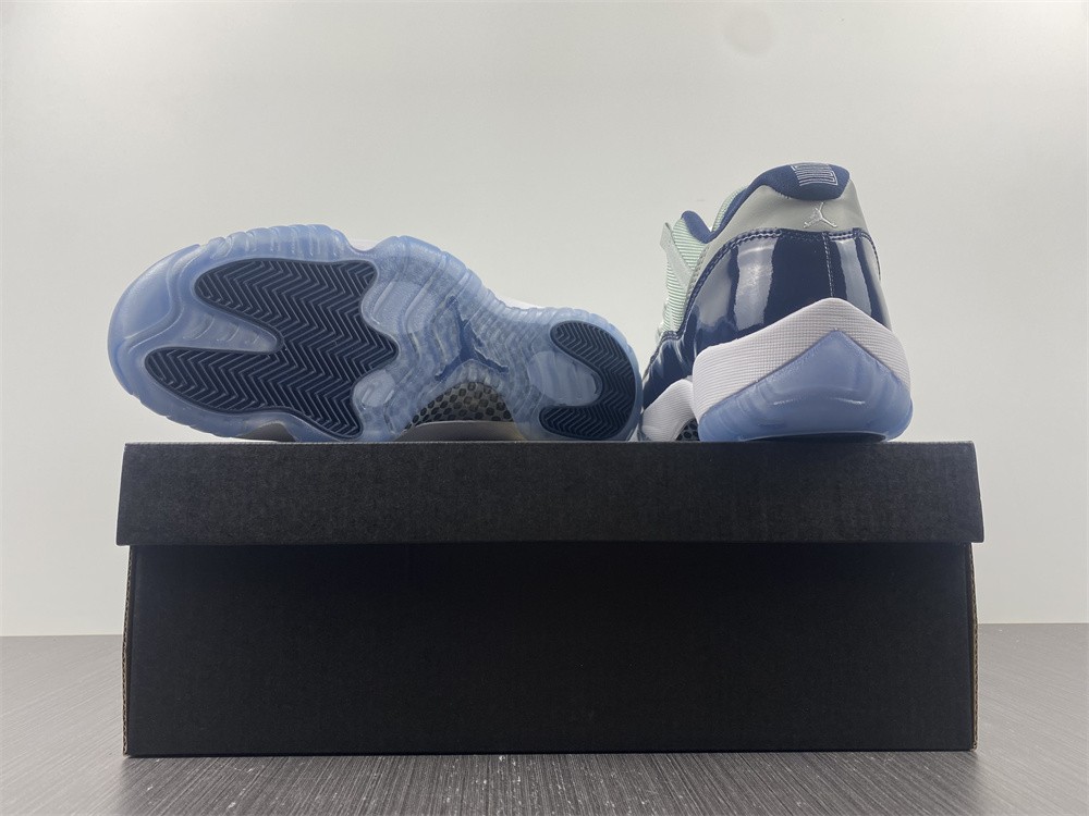 Jordan 11 Retro Low Georgetown