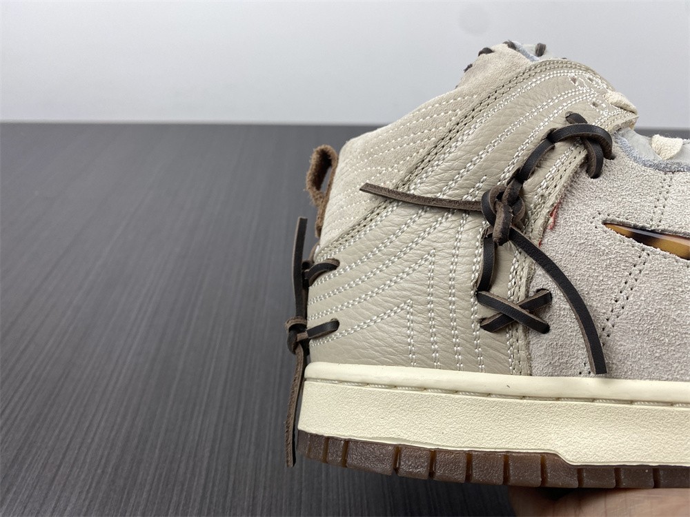 Bodega x Dunk High Friends & Family CZ8125-100