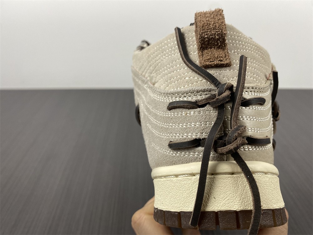 Bodega x Dunk High Friends & Family CZ8125-100