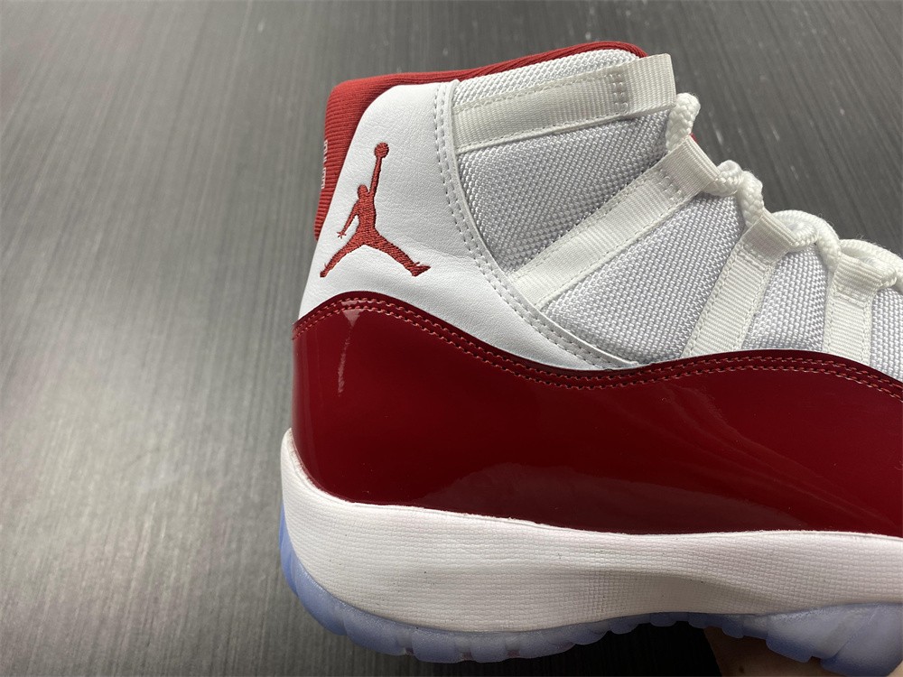 Air Jordan 11 Cherry