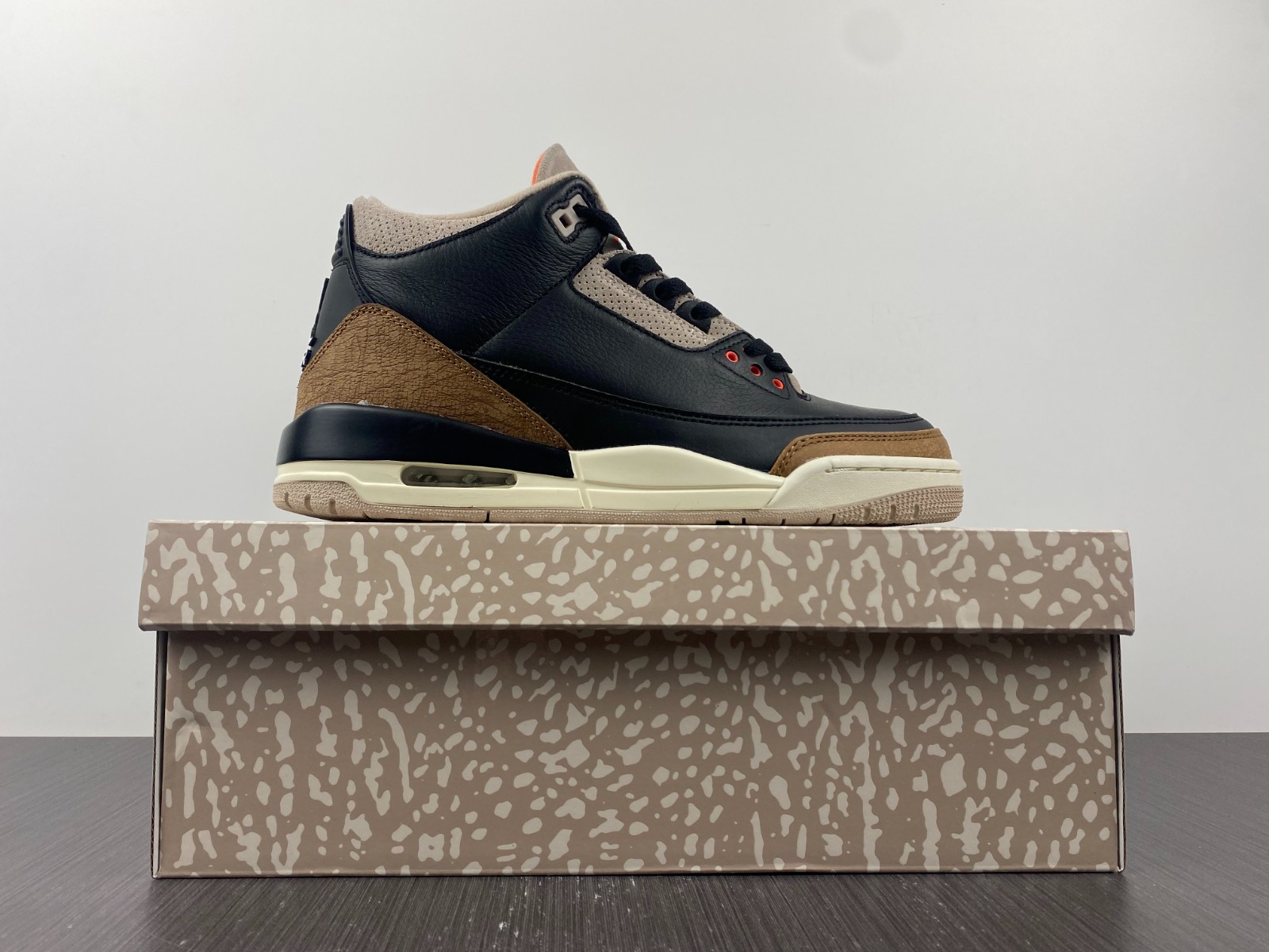 Air Jordan 3 Desert Elephant