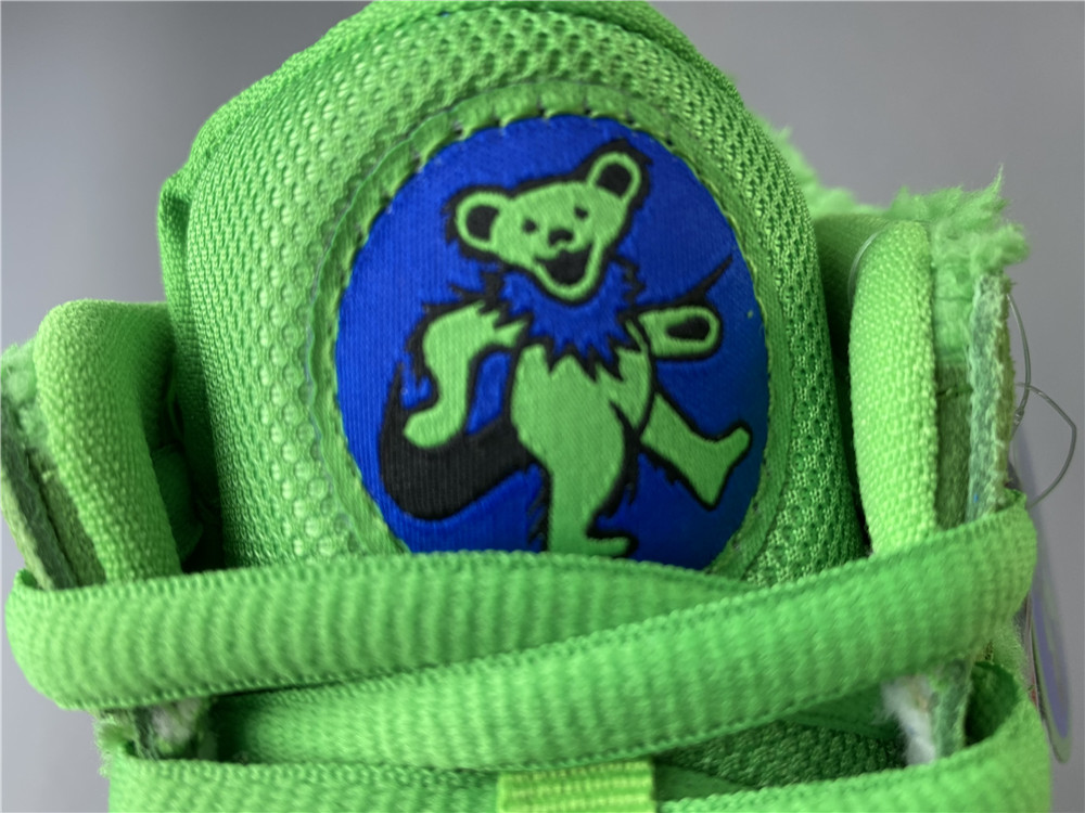 GRATEFUL DEAD X NIKE SB DUNK LOW