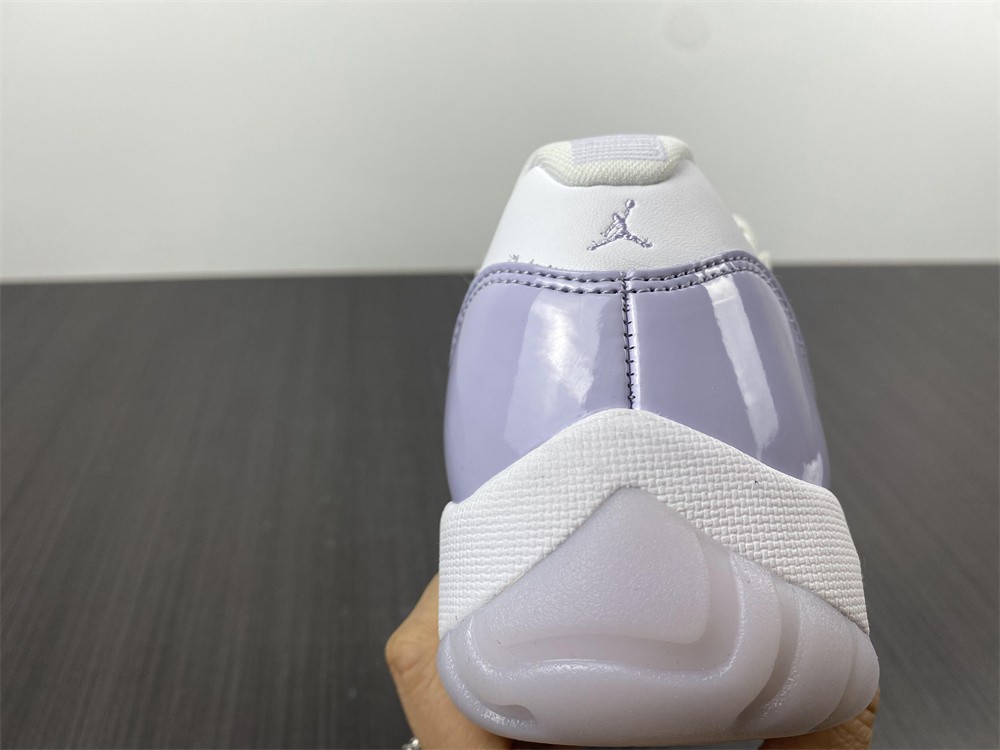 Air Jordan 11 Low WMNS PURE VIOLET