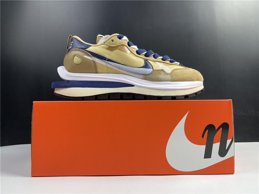 Sacai x Nike Vapor Waffle Sesame/Blue Void-White