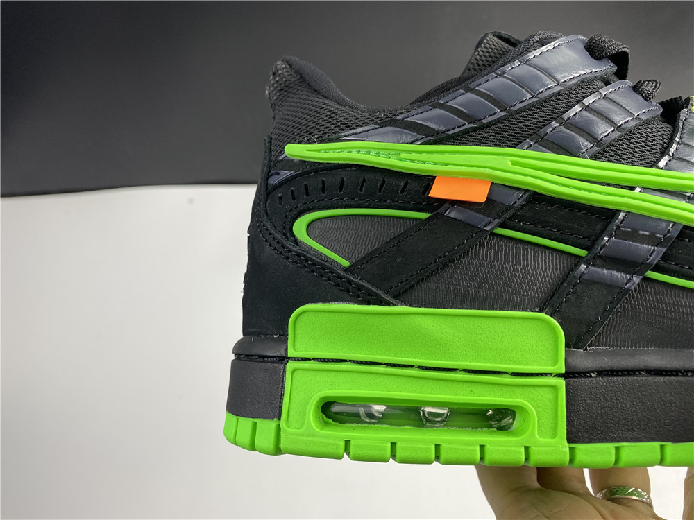 OFF-WHITE x Nike Air Rubber Dunk Green Strike