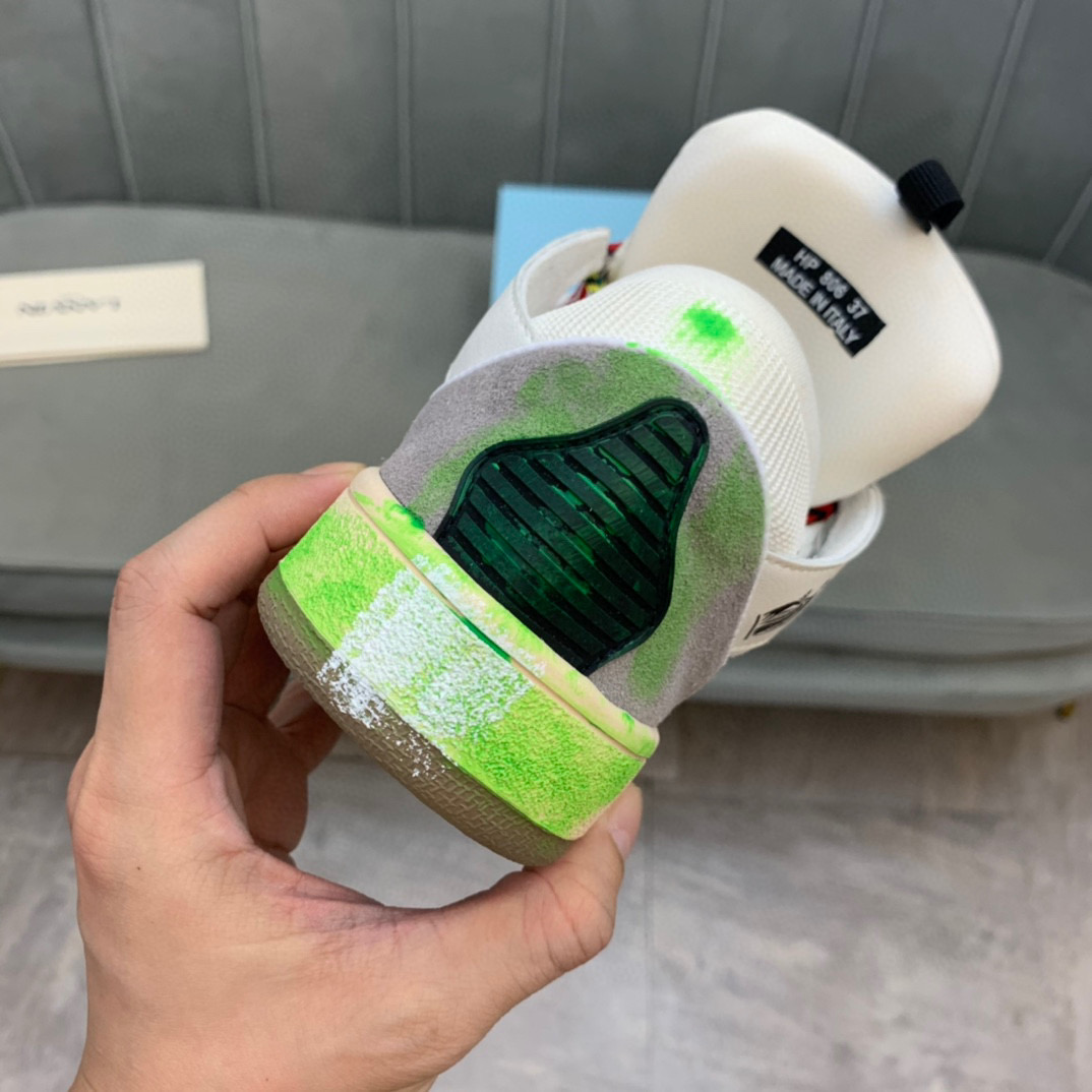 L*anvin sneakers