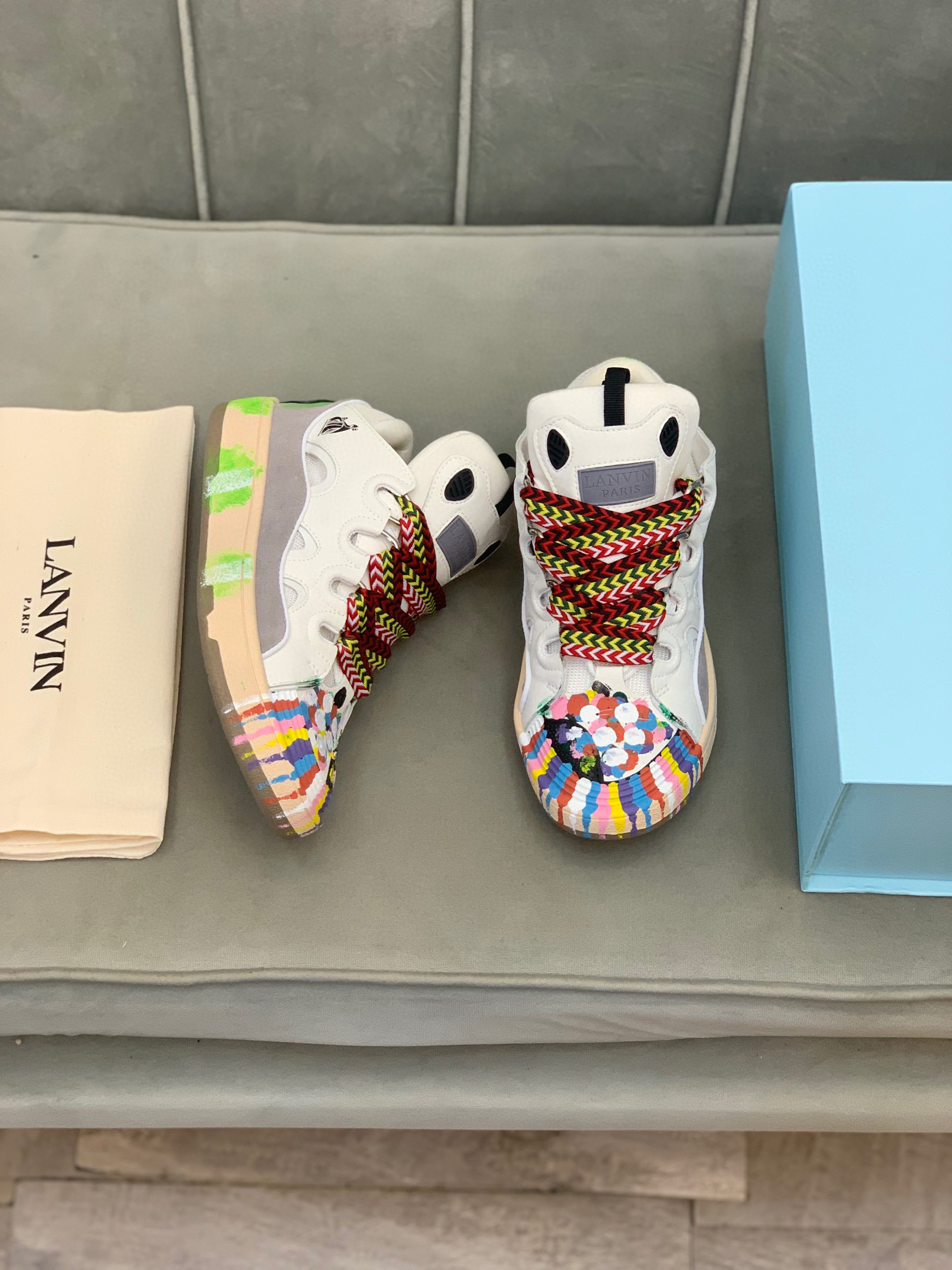 L*anvin sneakers