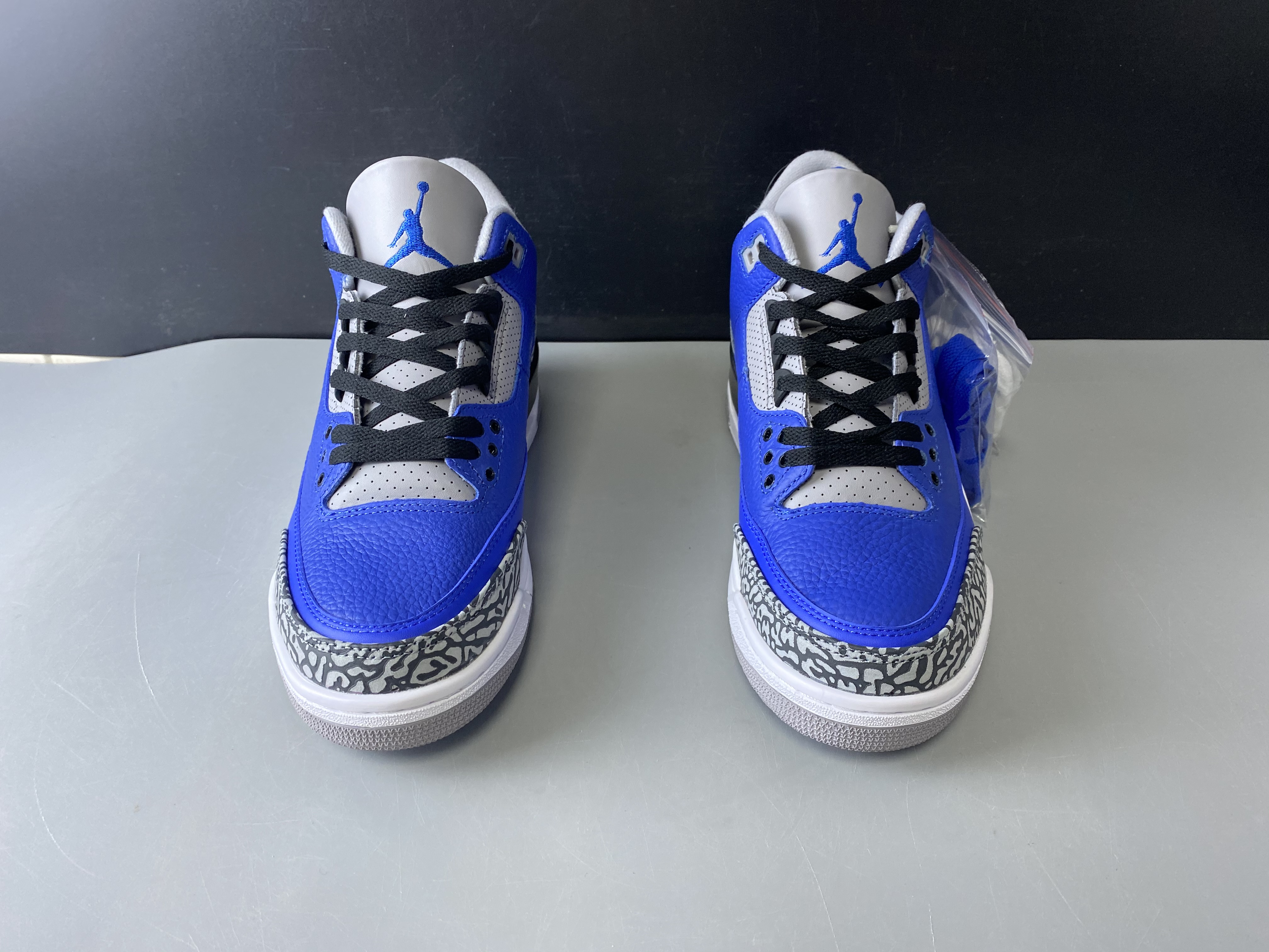 Air Jordan 3 Varsity Royal