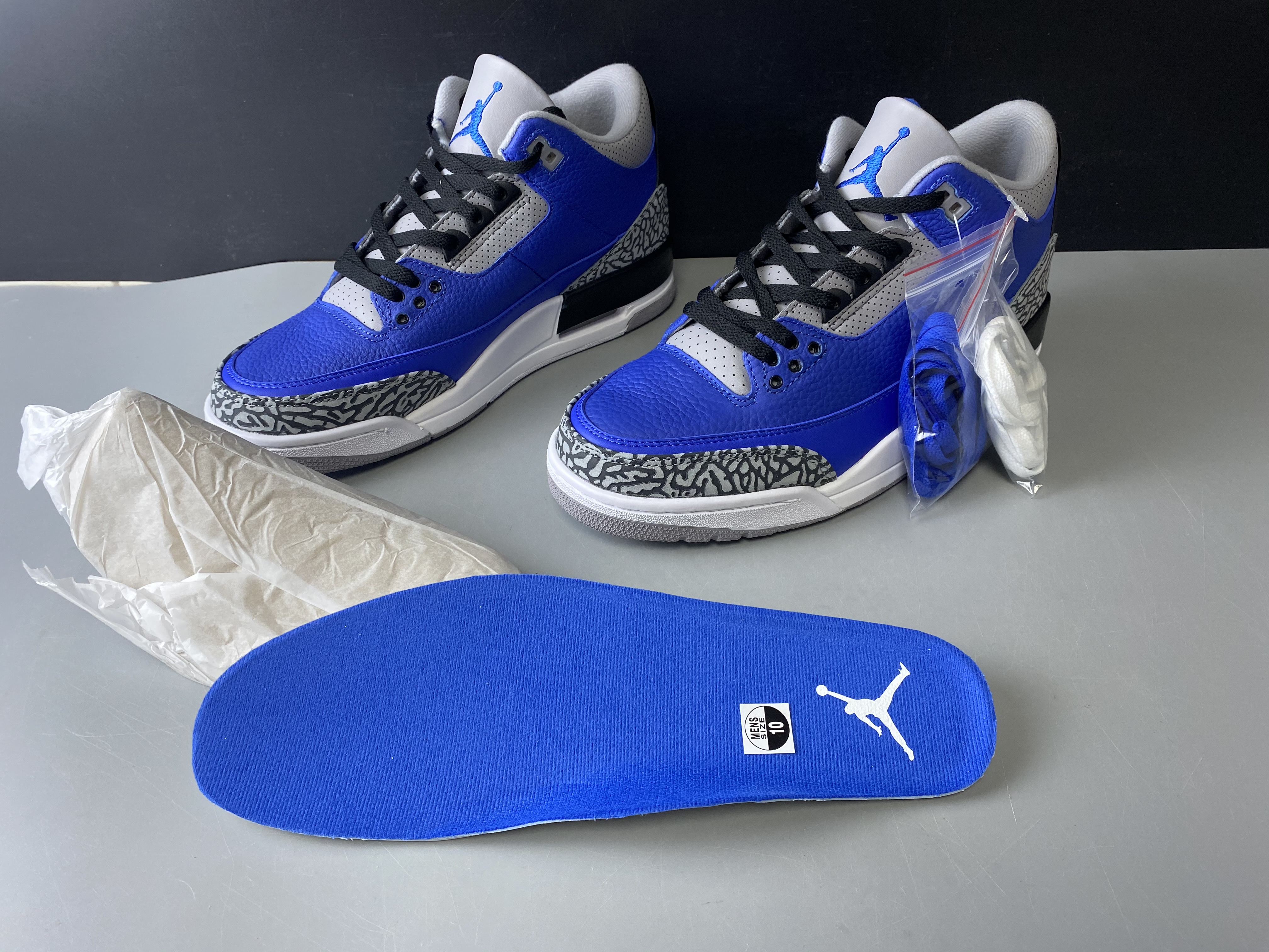 Air Jordan 3 Varsity Royal