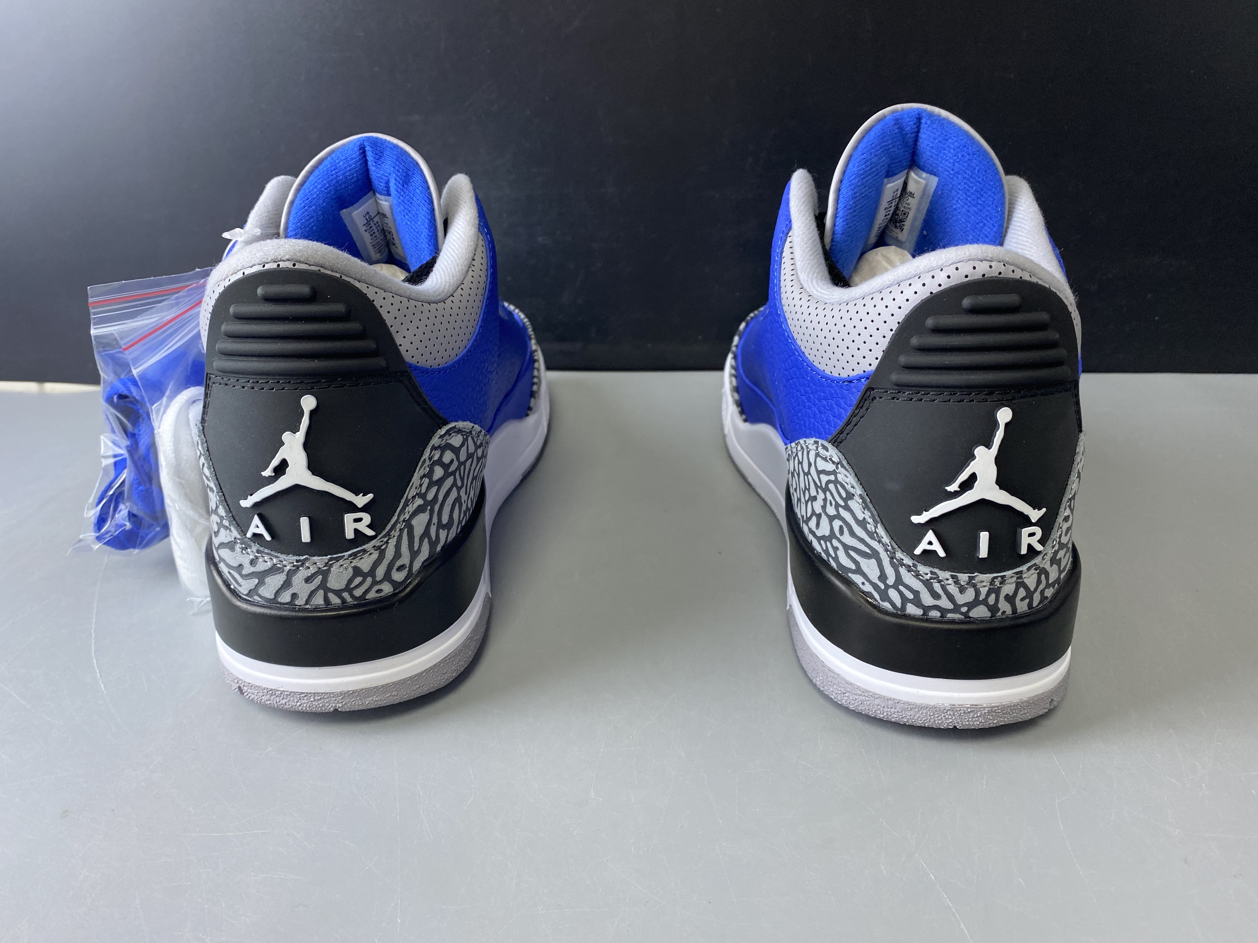 Air Jordan 3 Varsity Royal