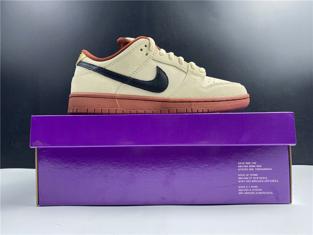Nike SB Dunk Low Hennessy BQ6817-100
