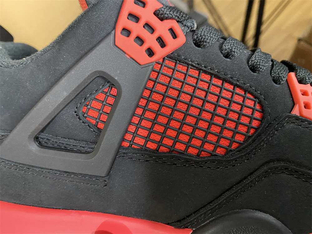 Air Jordan 4 Red Thunder