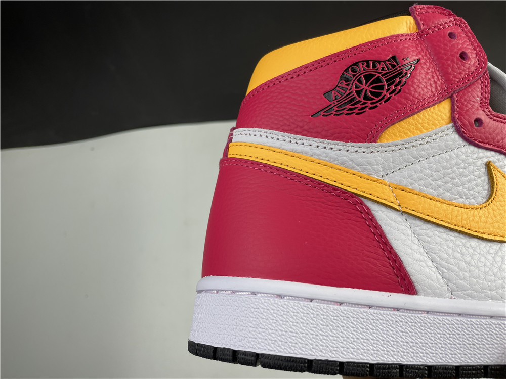 Air Jordan 1 High OG Light Fusion Red