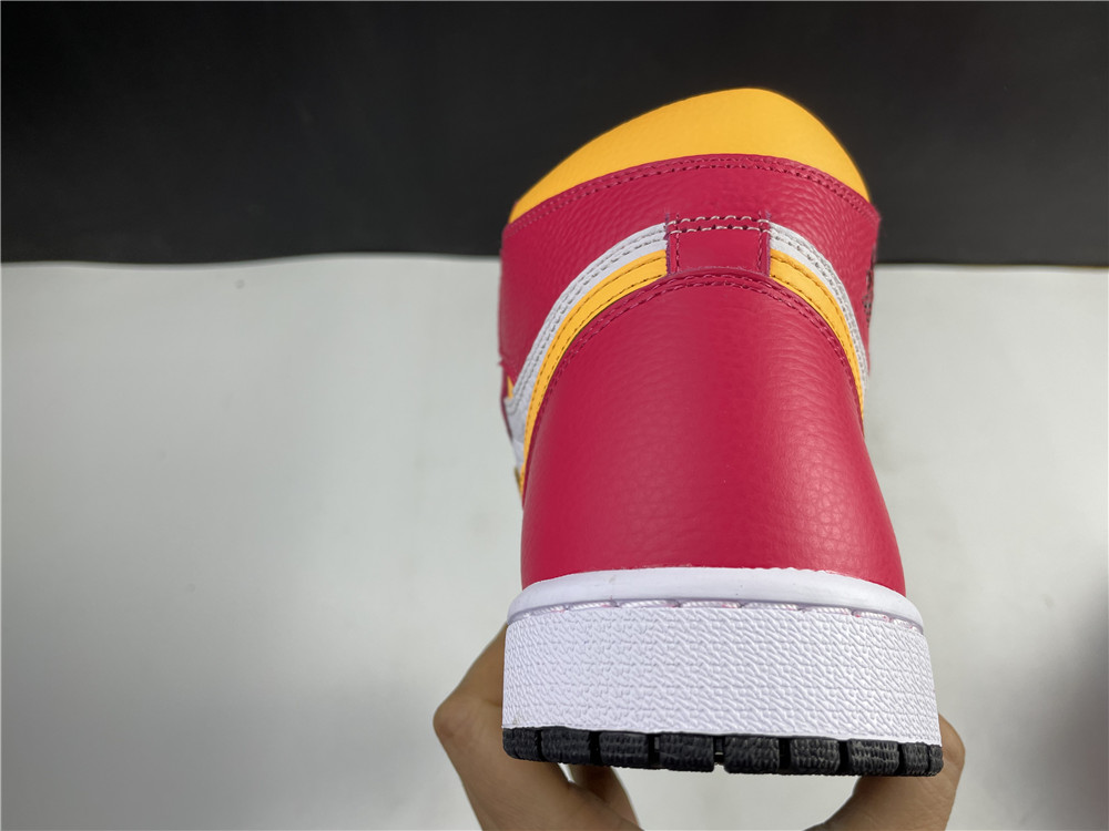 Air Jordan 1 High OG Light Fusion Red