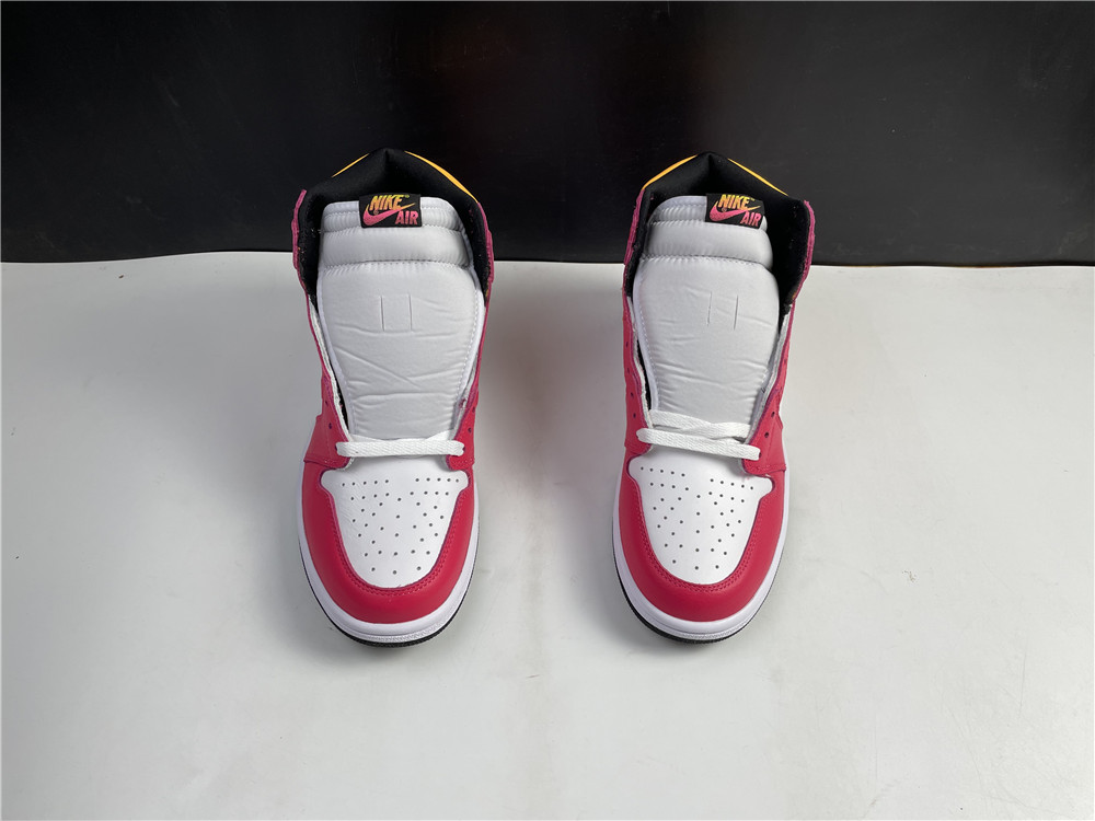 Air Jordan 1 High OG Light Fusion Red
