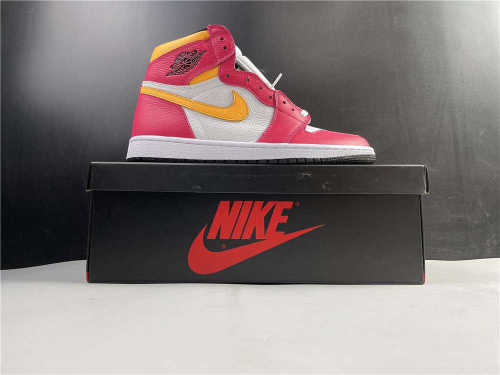 Air Jordan 1 High OG Light Fusion Red