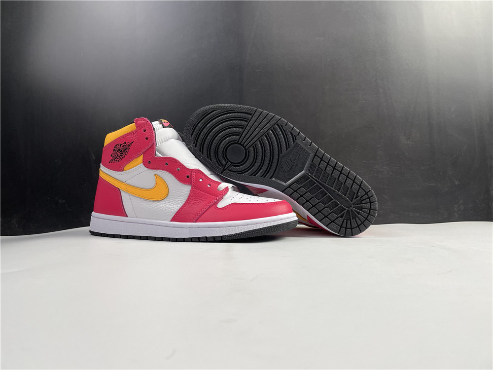 Air Jordan 1 High OG Light Fusion Red
