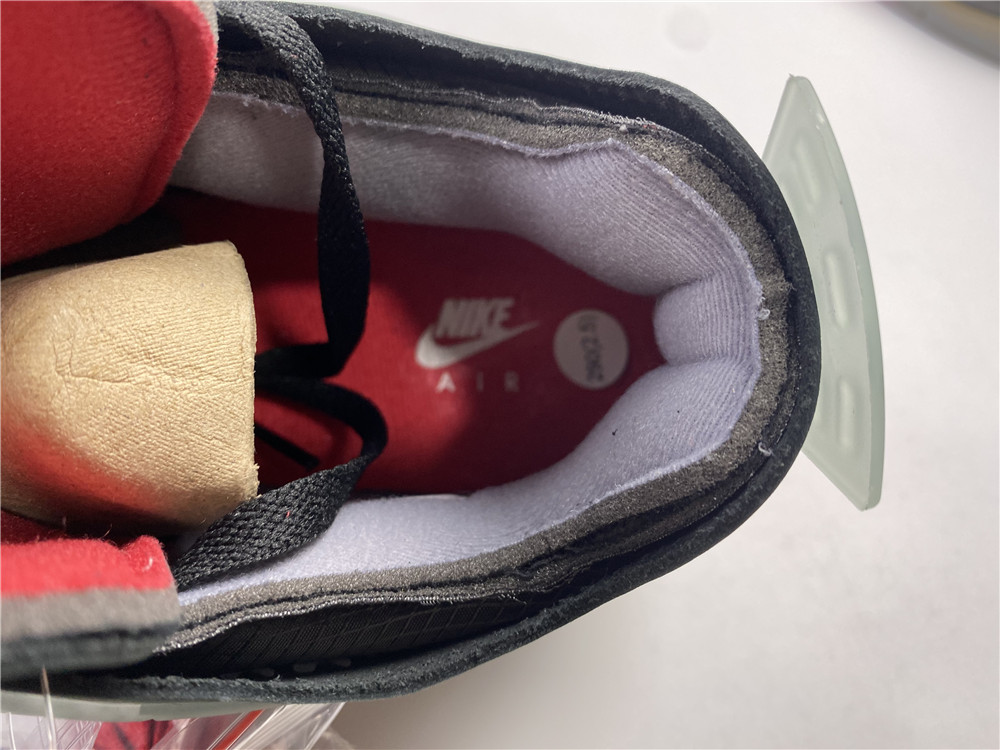 OFF-WHITE x Air Jordan 4 Bred