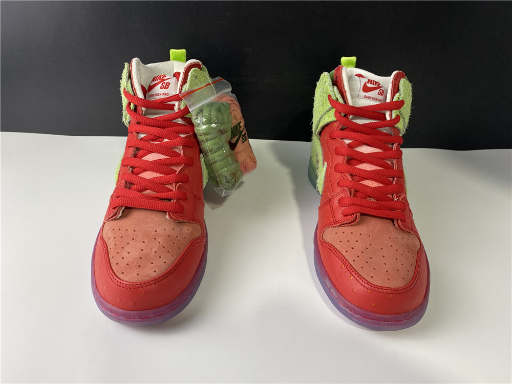 Dunk SB Nike SB Dunk High Strawberry Cough CW7093-600