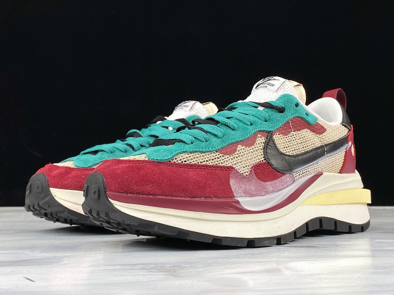 Sacai X NIKe regasus vaporrly SP BV0073-102