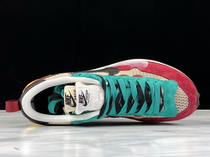 Sacai X NIKe regasus vaporrly SP BV0073-102